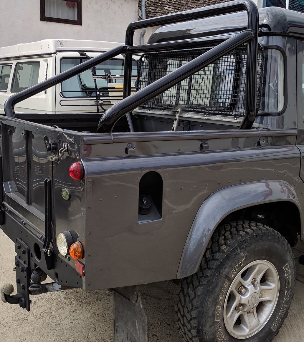 Land Rover Defender - Roll Bar Cage Tube